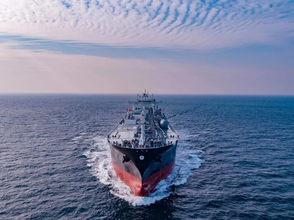 Gas ship on its own in the sea